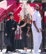 Access_Kardashian_0121.jpg