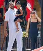 Access_Kardashian_06.jpg