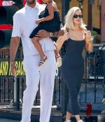Access_Kardashian_07.jpg