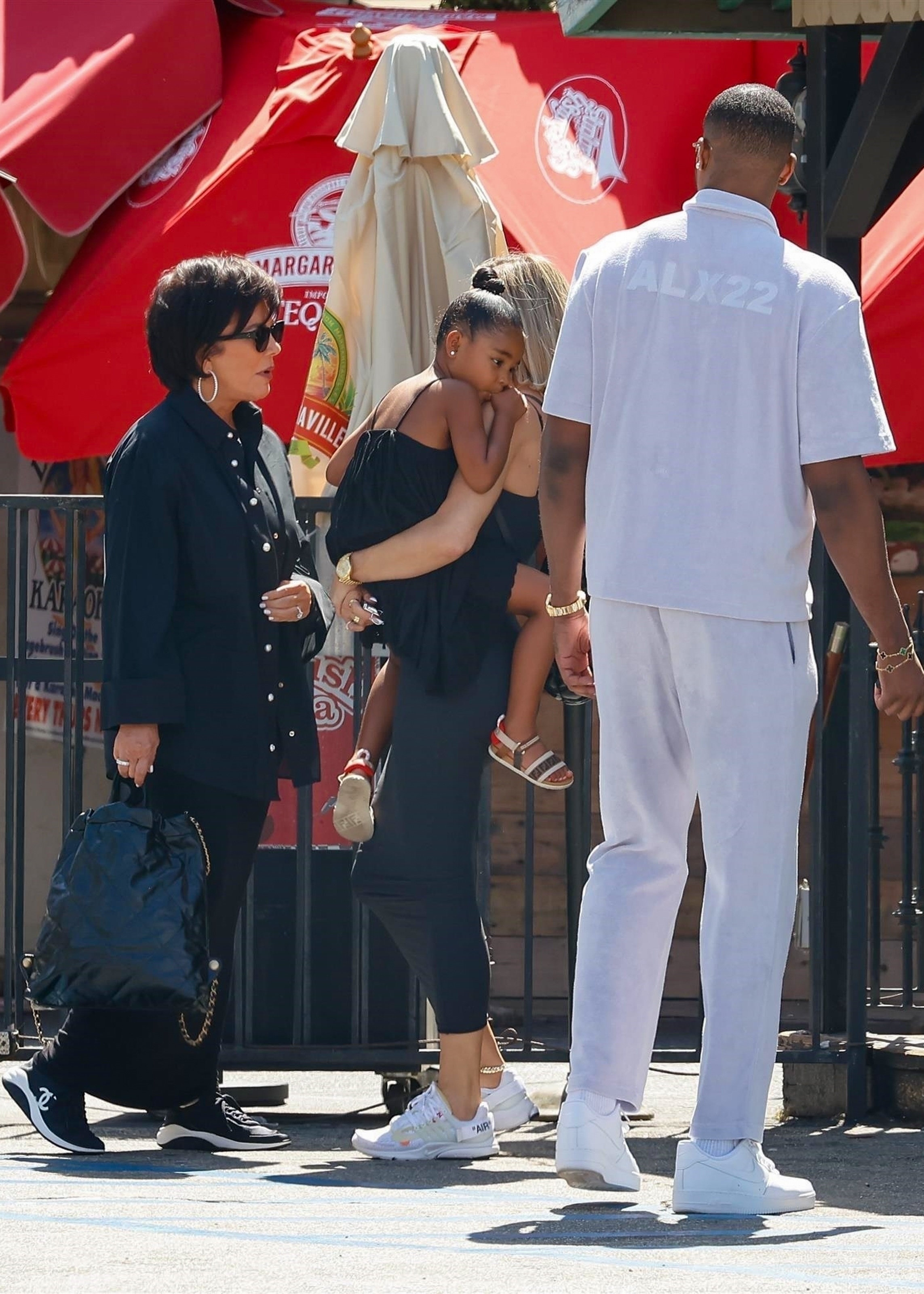 Access_Kardashian_03.jpg