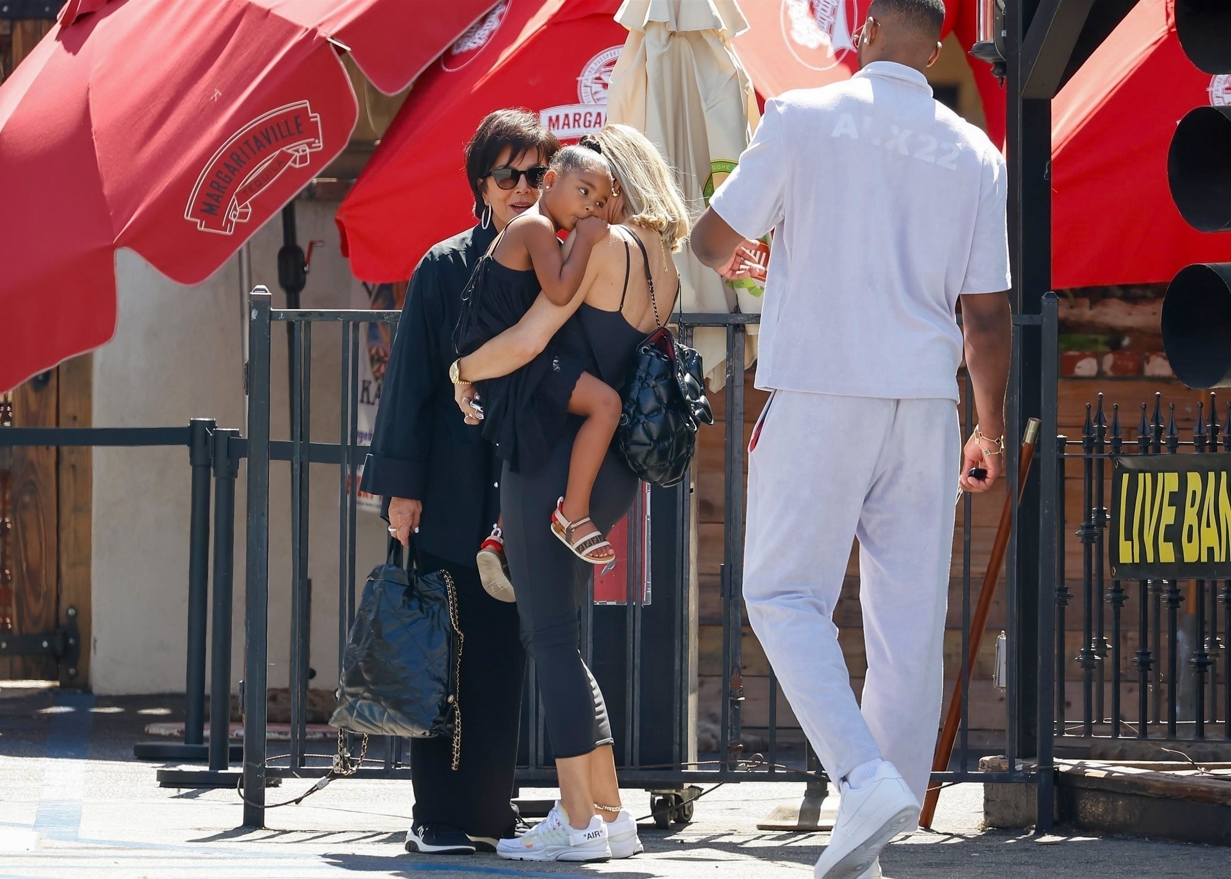 Access_Kardashian_06.jpg