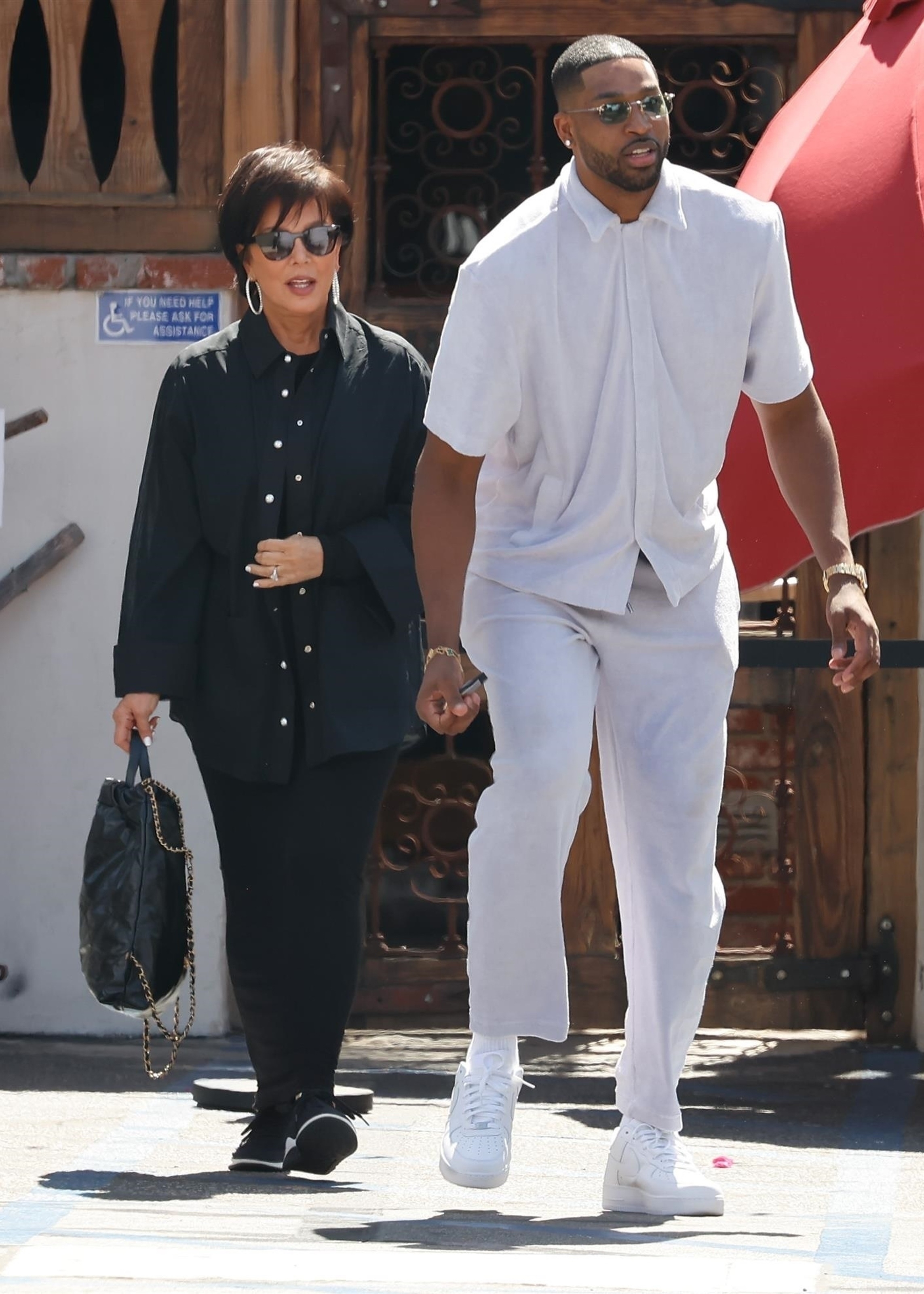 Access_Kardashian_09.jpg