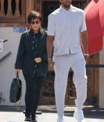 Access_Kardashian_01.jpg