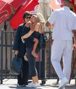 Access_Kardashian_06.jpg