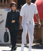 Access_Kardashian_09.jpg