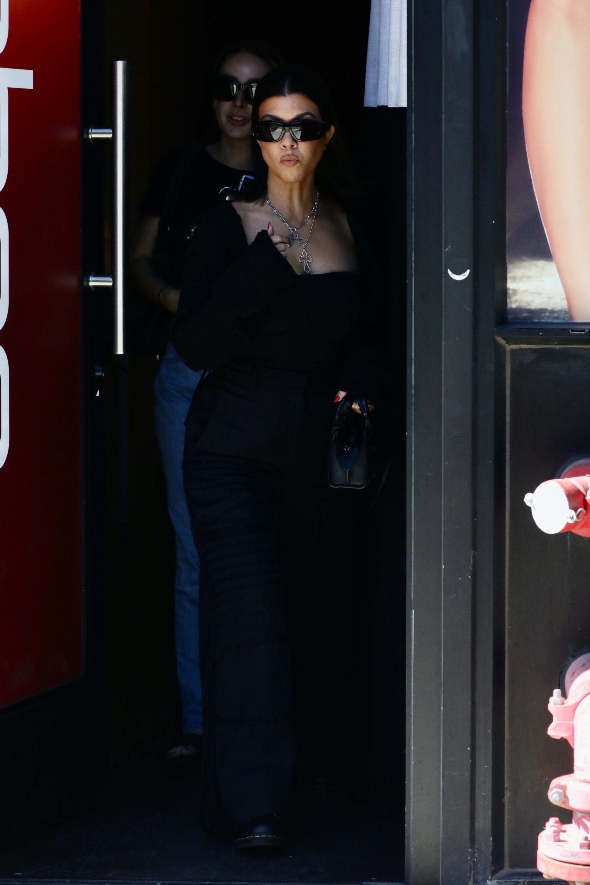 Access_Kardashian_005~0.jpg
