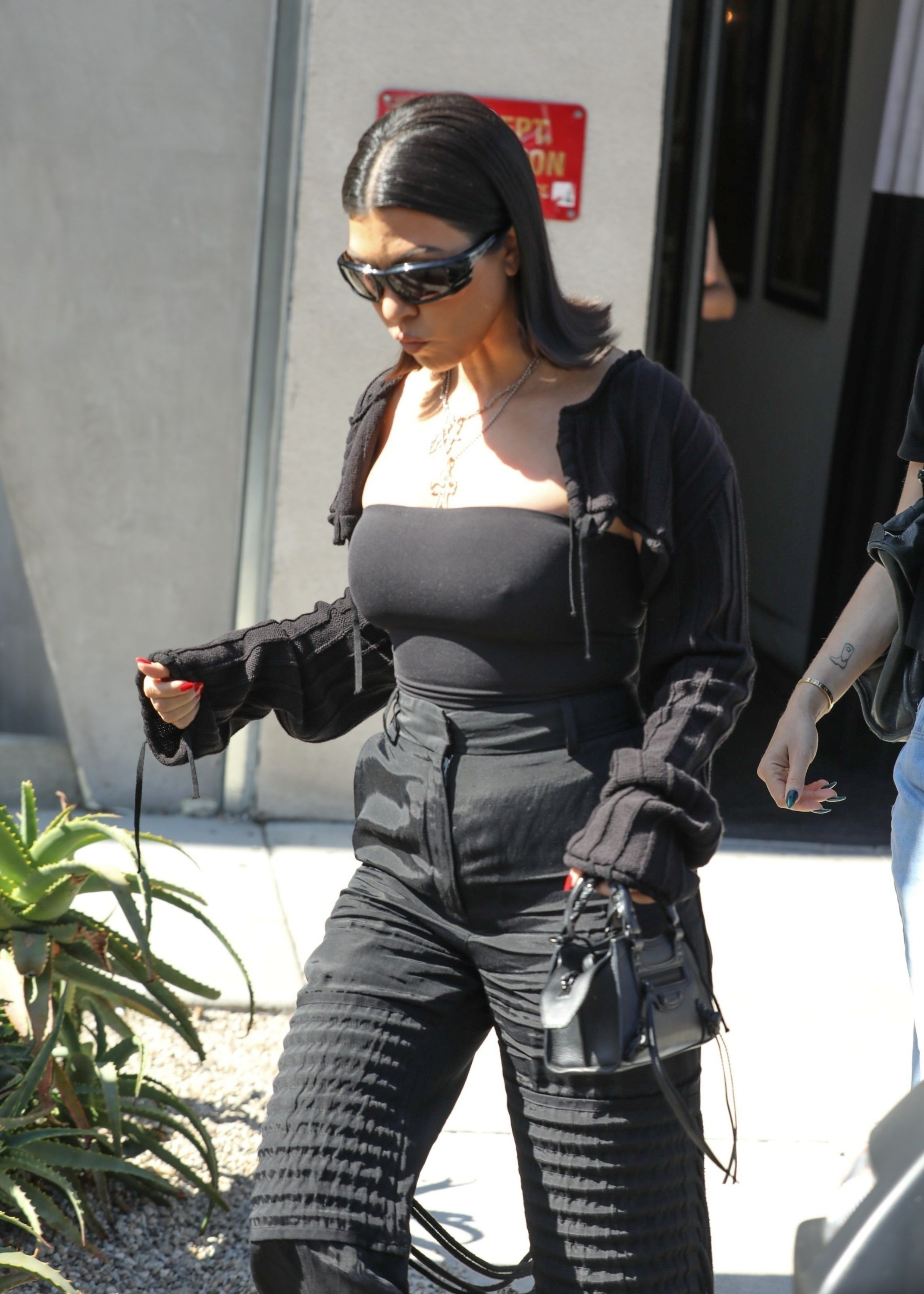 Access_Kardashian_012~0.jpg
