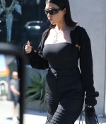 Access_Kardashian_003~0.jpg