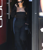 Access_Kardashian_006~0.jpg