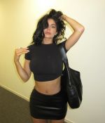 Access_Kardashian_2~2.jpg