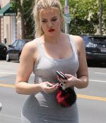 Access_Kardashian_01.jpg