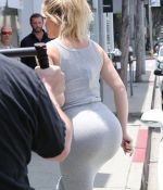 Access_Kardashian_02.jpg