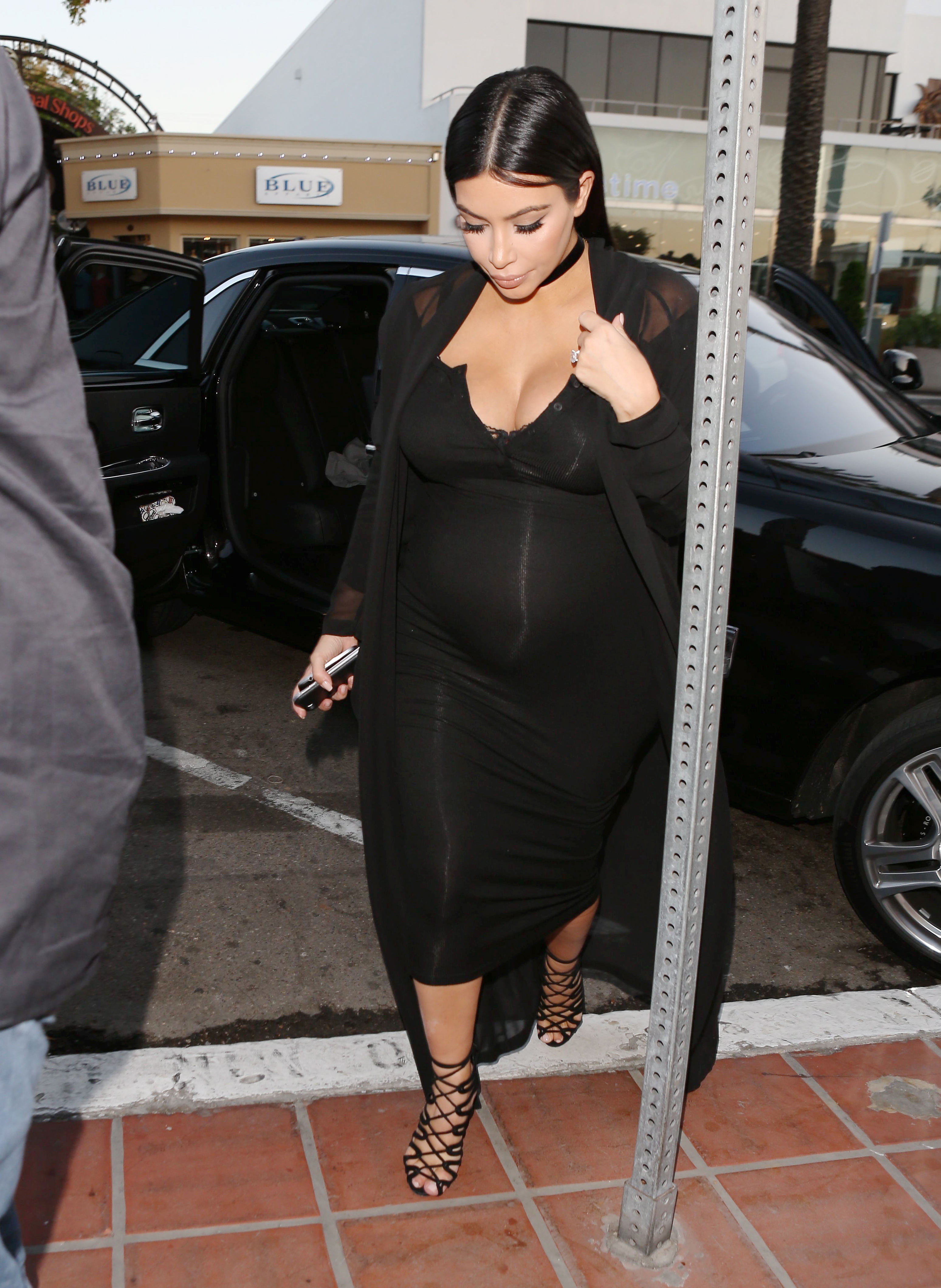 Access_Kardashian_03.jpg