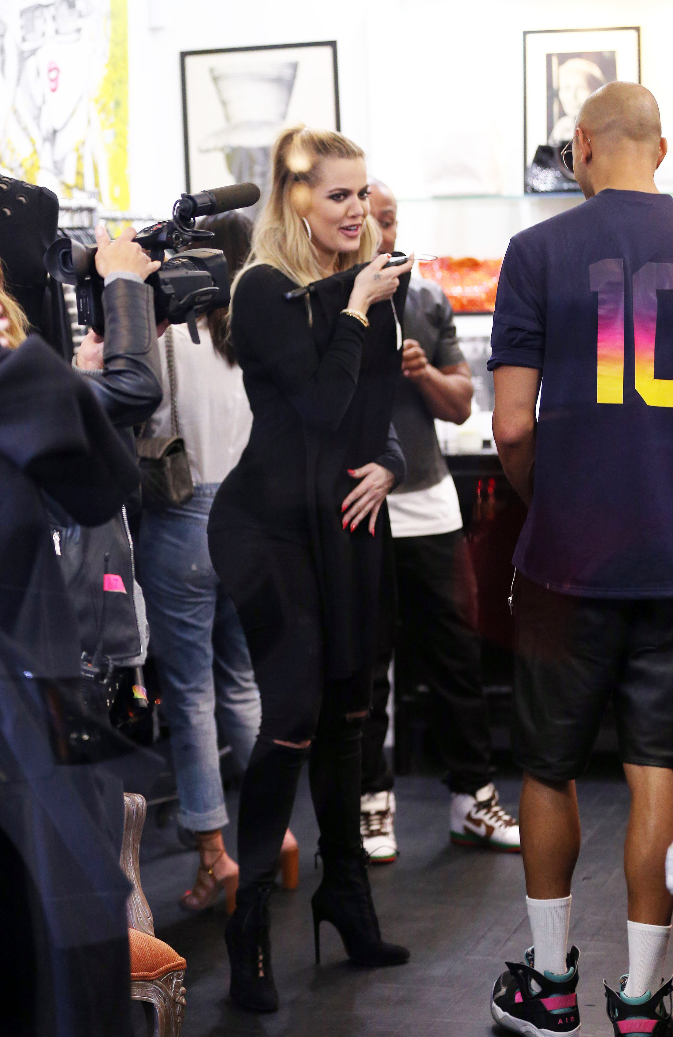 Access_Kardashian_03.jpg