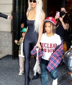 Access_Kardashian_001.jpg