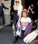 Access_Kardashian_002.jpg