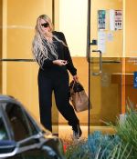 Access_Kardashian_01.jpg