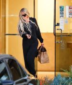 Access_Kardashian_03.jpg