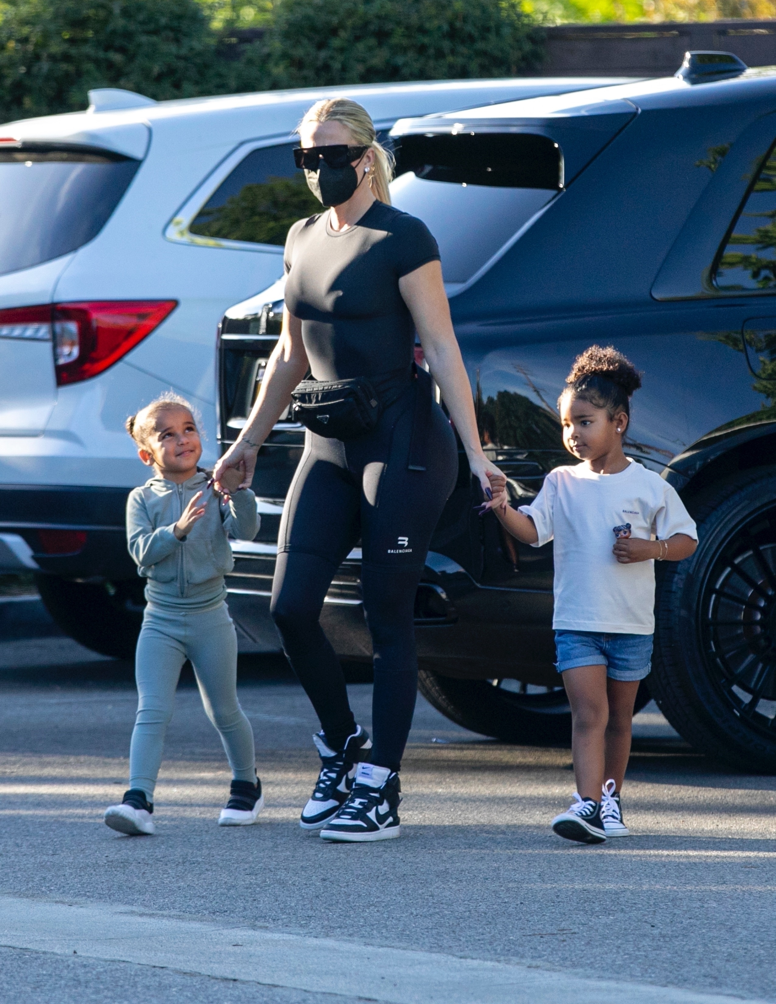 Access_Kardashian_01.jpg