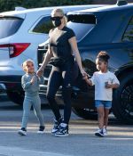 Access_Kardashian_01.jpg