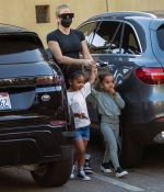 Access_Kardashian_021.jpg