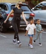 Access_Kardashian_05.jpg