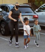 Access_Kardashian_07.jpg