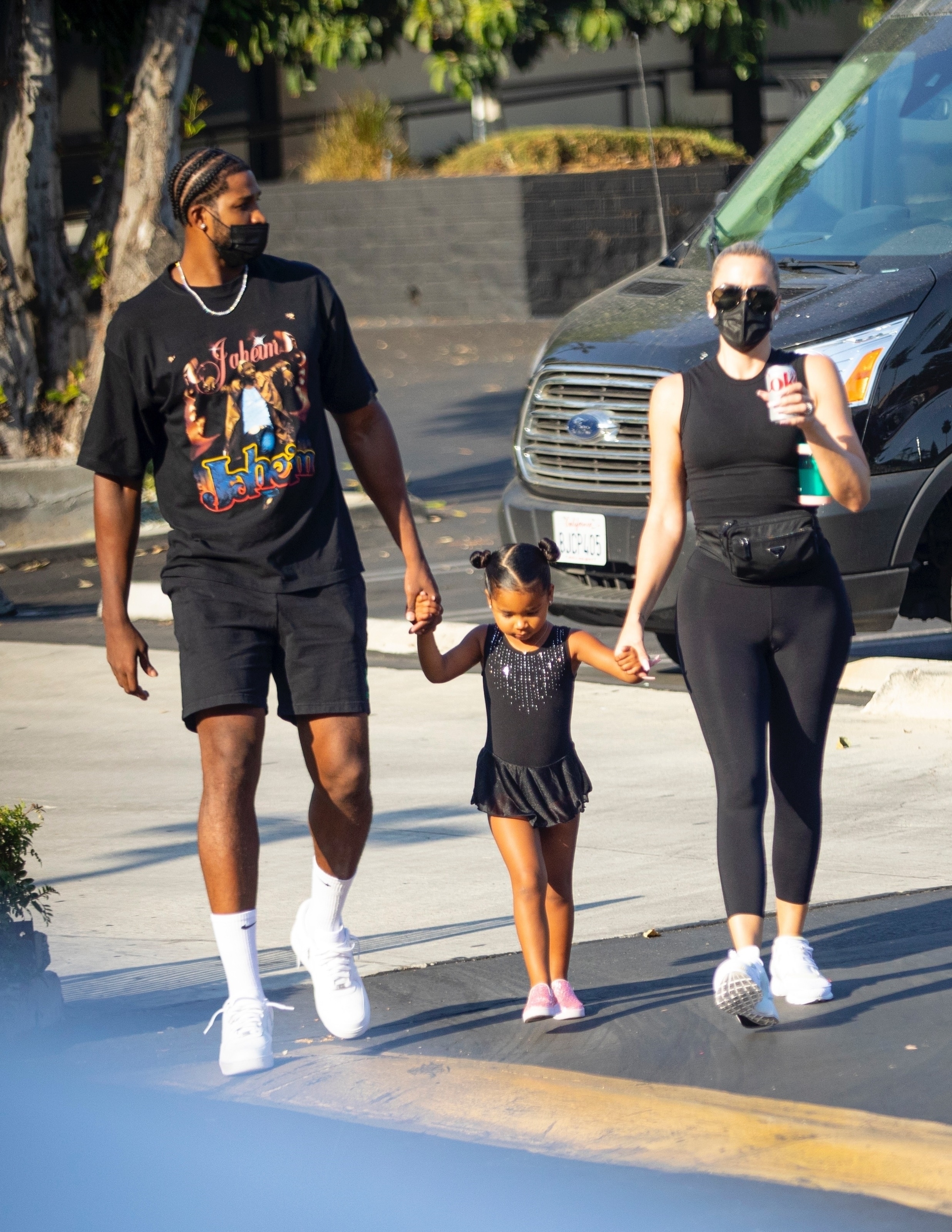 Access_Kardashian_02.jpg