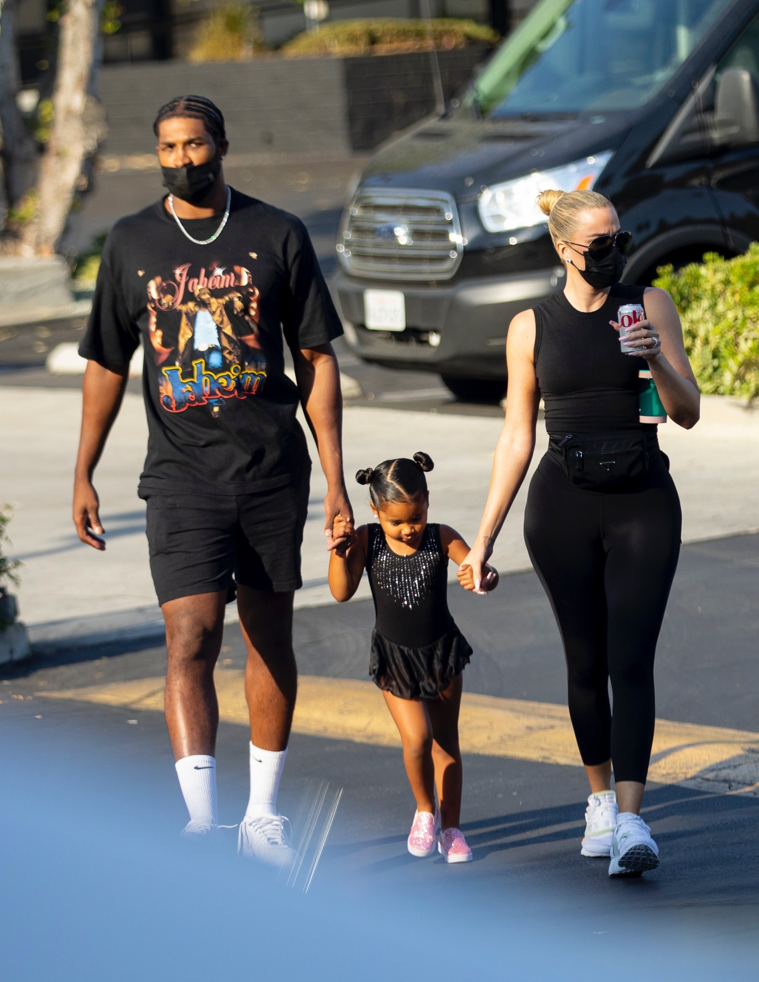 Access_Kardashian_08.jpg
