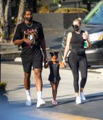 Access_Kardashian_01.jpg