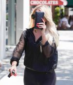 Access_Kardashian_09.jpg