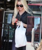 Access_Kardashian_01.jpg