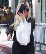 Access_Kardashian_04.jpg