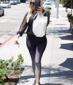 Access_Kardashian_06.jpg