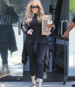 Access_Kardashian_04.jpg