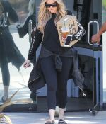 Access_Kardashian_05.jpg