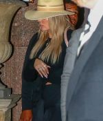 Access_Kardashian_02.jpg