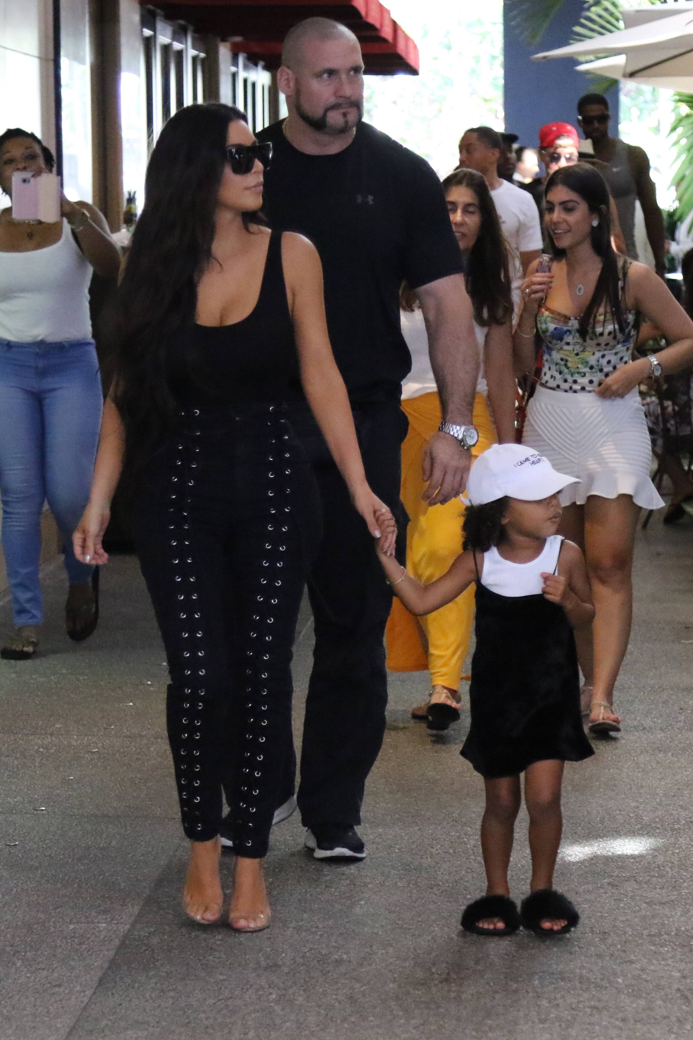 Access_Kardashian_011.jpg