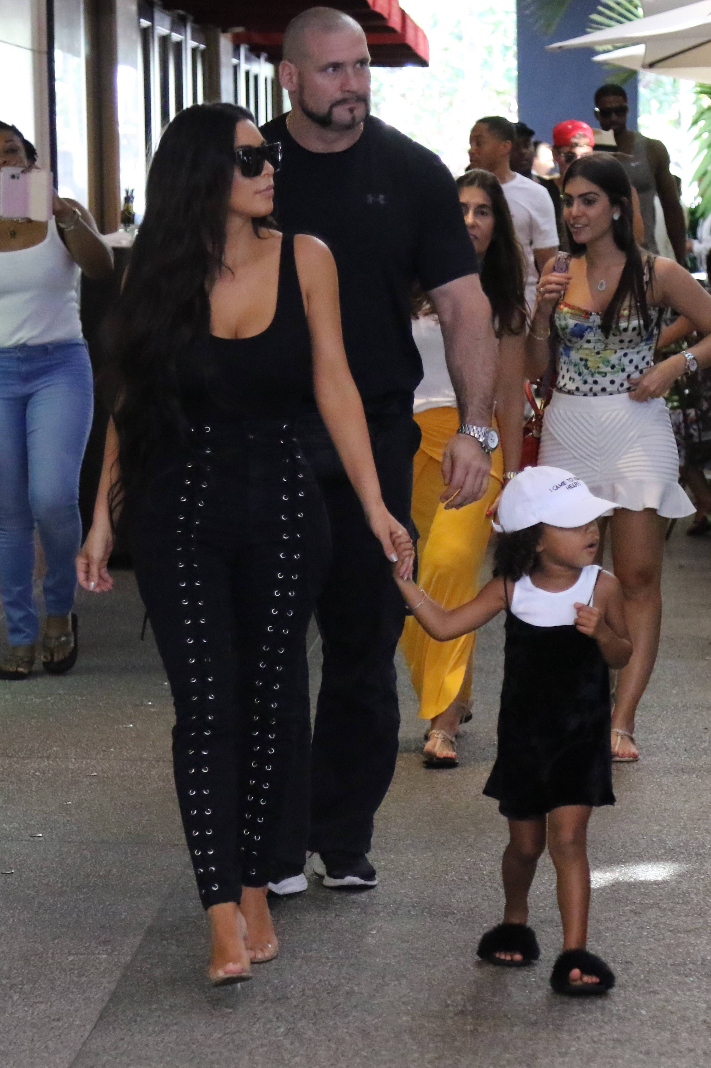 Access_Kardashian_015.jpg