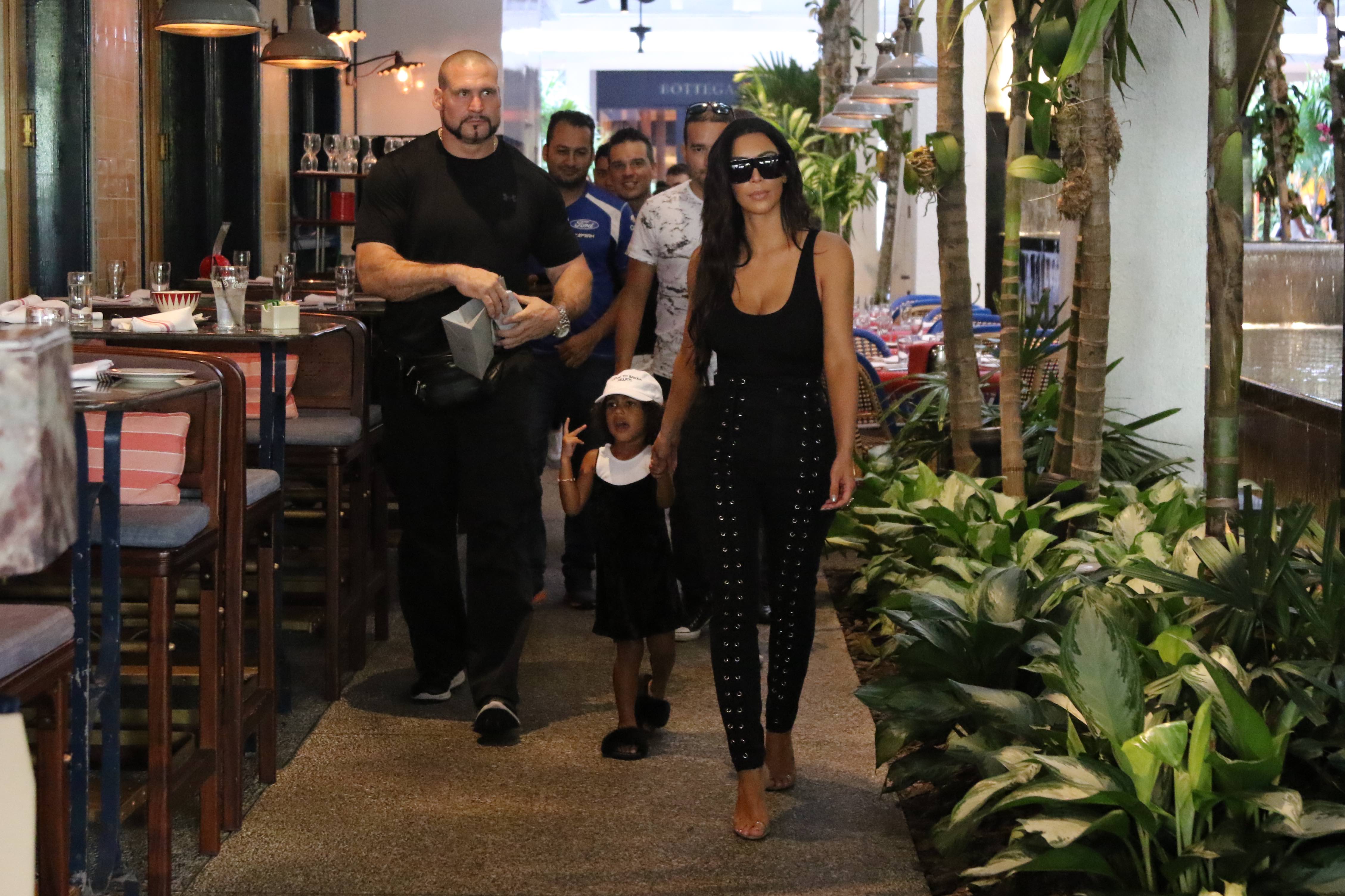 Access_Kardashian_02.jpg