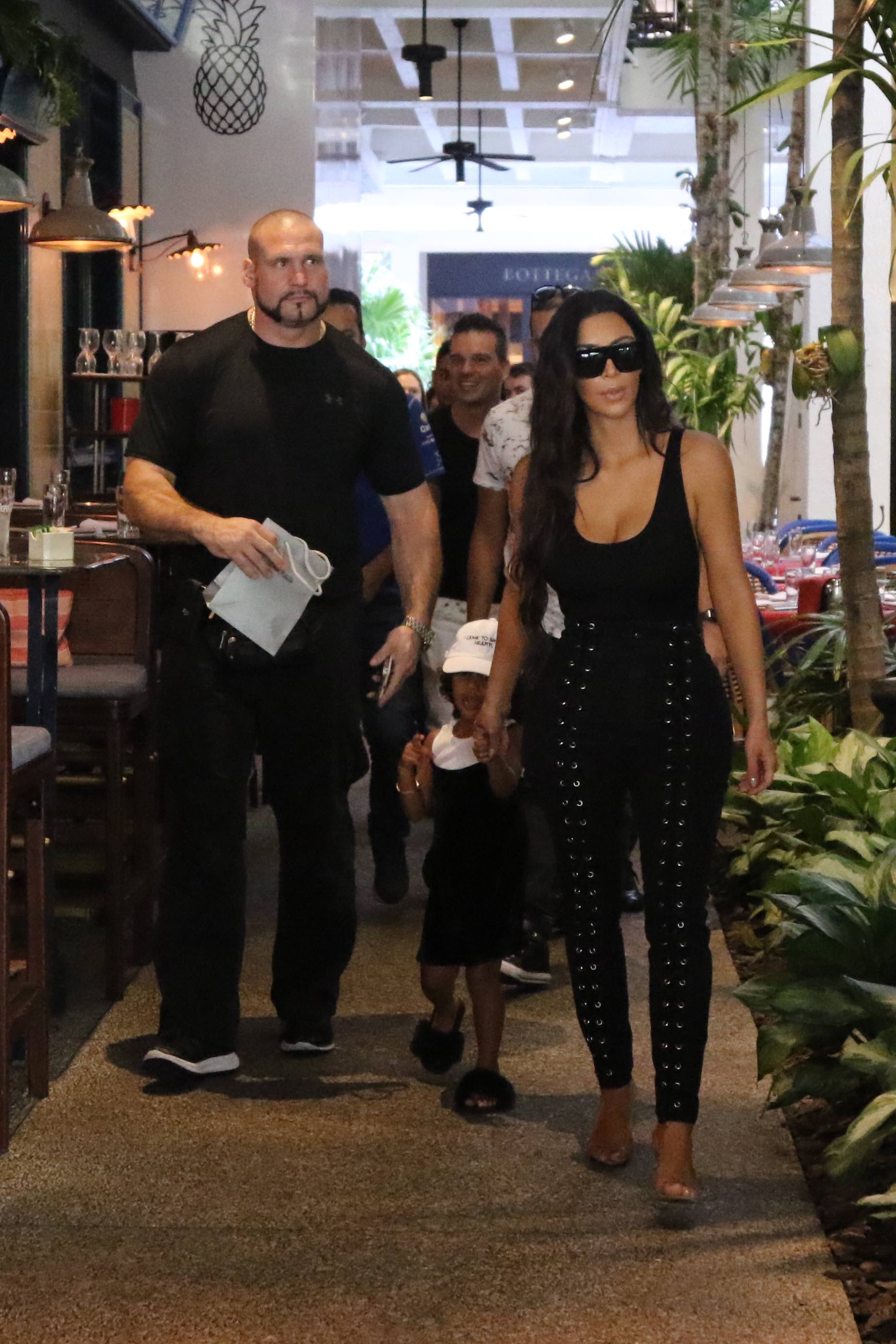 Access_Kardashian_06.jpg