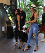 Access_Kardashian_025.jpg