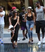 Access_Kardashian_05.jpg