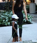 Access_Kardashian_07.jpg