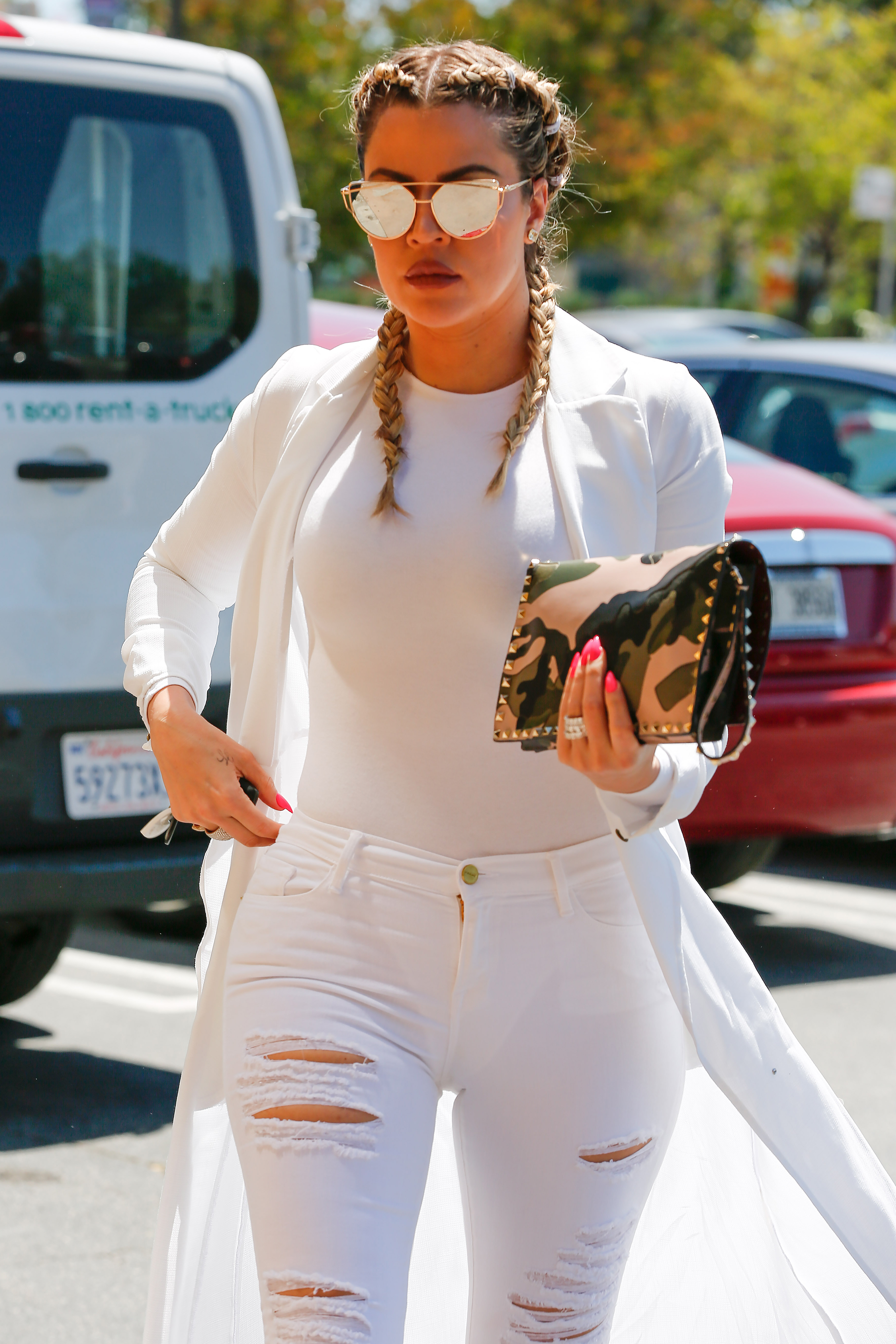 Access_Kardashian_01.jpg