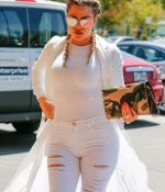 Access_Kardashian_06.jpg
