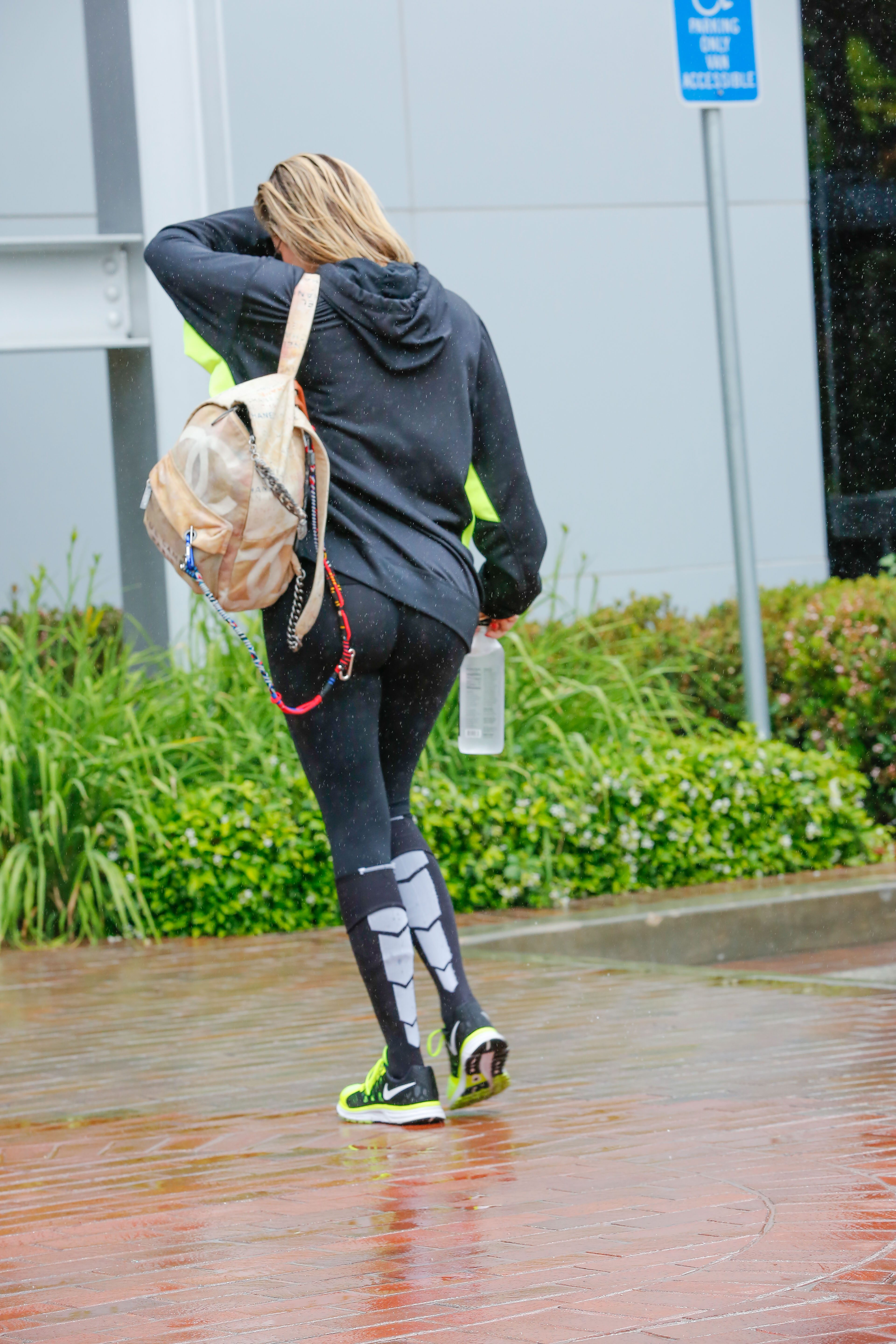 Access_Kardashian_03.jpg