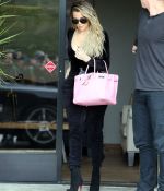 Access_Kardashian_03.jpg