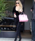 Access_Kardashian_05.jpg