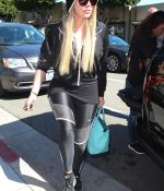 Access_Kardashian_01.jpg
